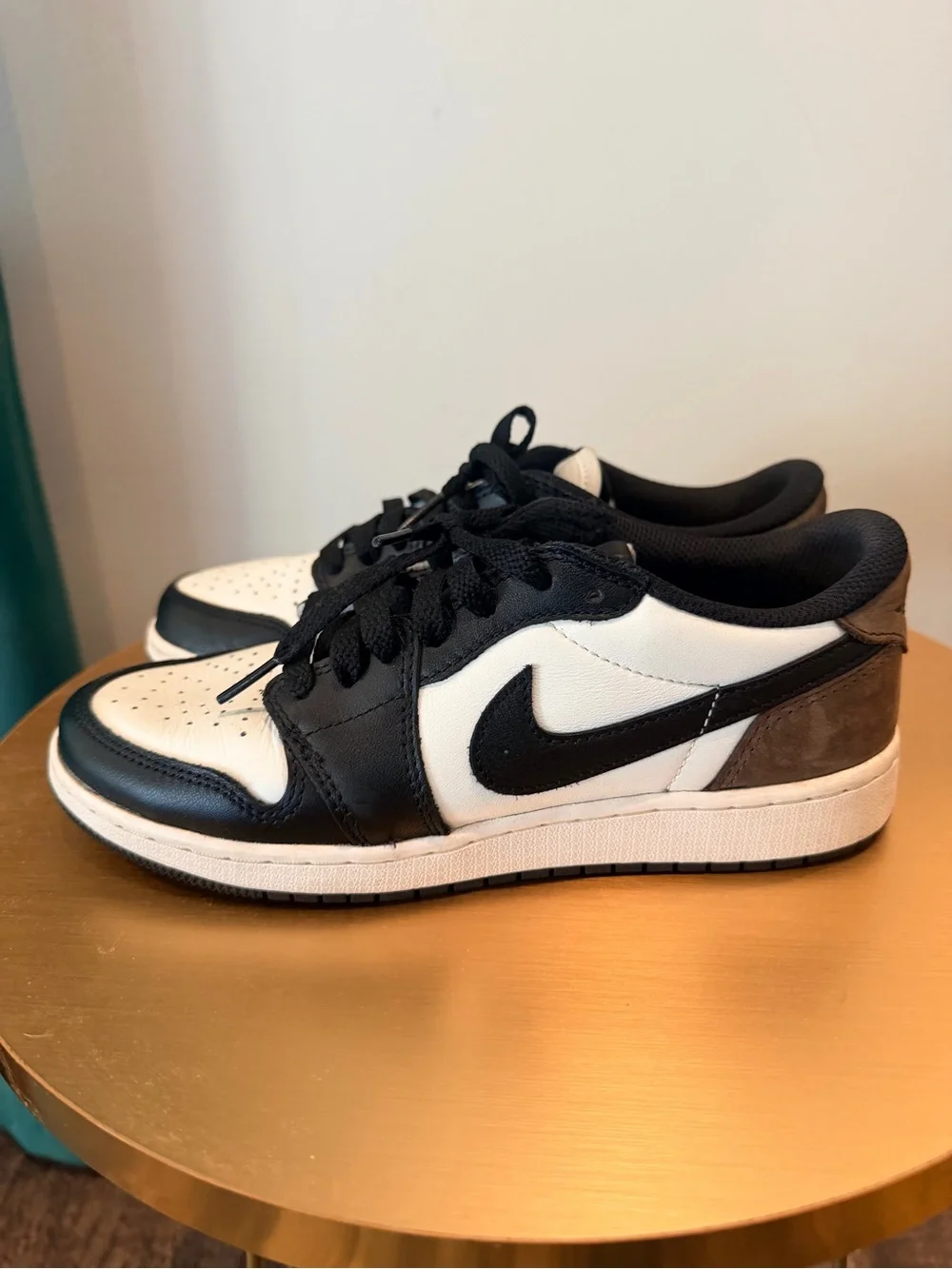 Nike “Mocha”  Low-Top Sneakers